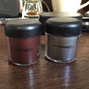 Authentic Mac eyeshadow pigment pair