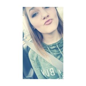 Meet your Posher, Haleigh