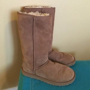 Uggs! Chestnut