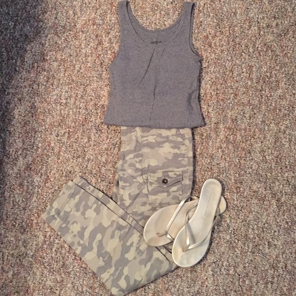 NWOT Gap Camoflauge Cargo Skinny Jeans