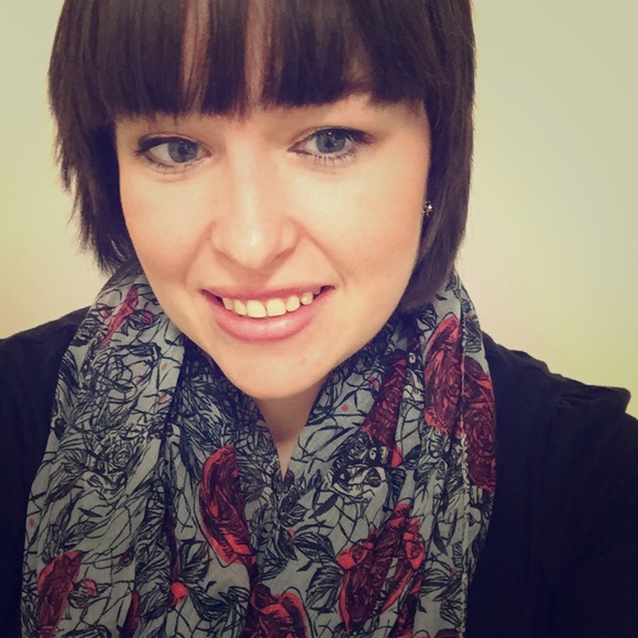 Meet your Posher, Amy - Picture 1 of 2
