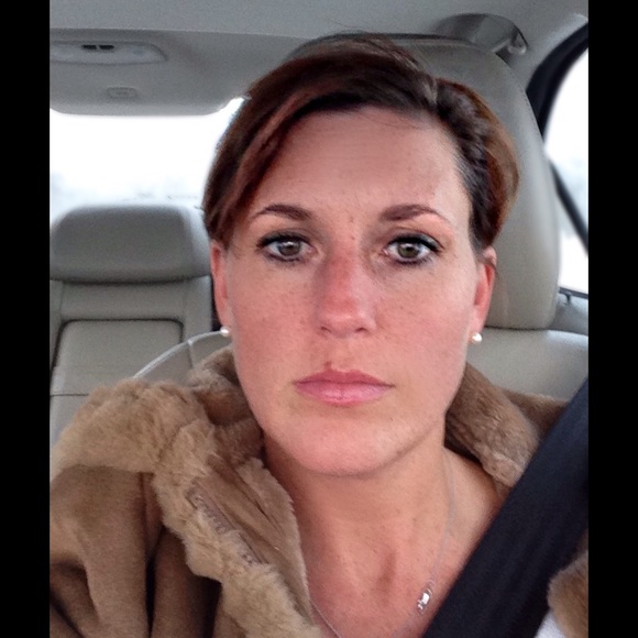 Meet your Posher, Danielle - Picture 1 of 1