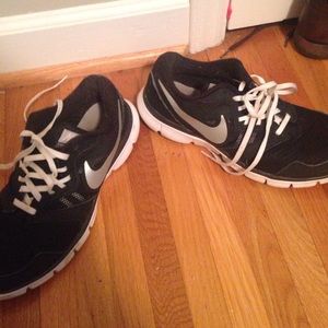 Nike running shoes, Flex experience Rn 3