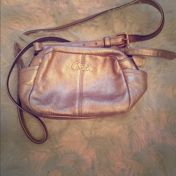 Like new- Coach purse with rose gold accents - Picture 1 of 3