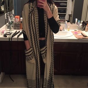 cream and navy poncho!🦄