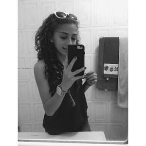 Meet your Posher, Grelliane