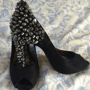 Gorgeous and edgey studded peep toes pumps spikes