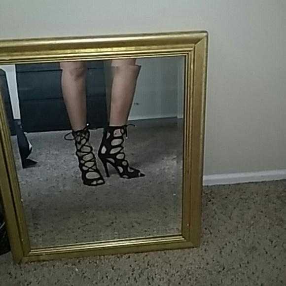 Black strappy brand new (: