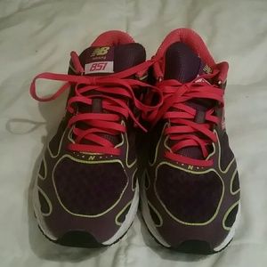 New balance running shoes(FINAL DROP)