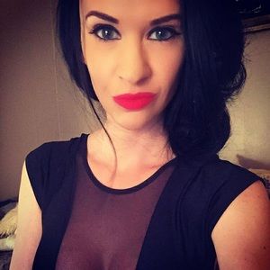 Meet your Posher, Valade