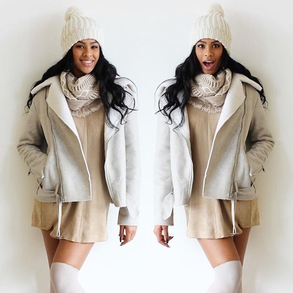 ✖️SOLD✖️Gray Taupe Fur Lined Bomber Moto Jacket - Picture 2 of 3