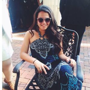 Meet your Posher, Danielle