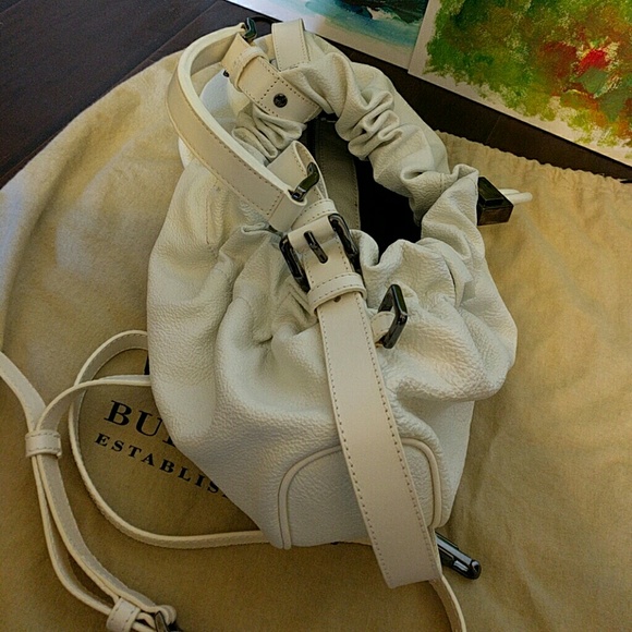 Burberry Dasset Shoulder Bag - Picture 4 of 4