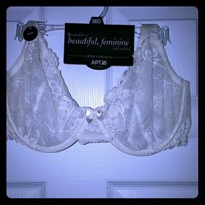 Beautiful off-white lace unlined bra