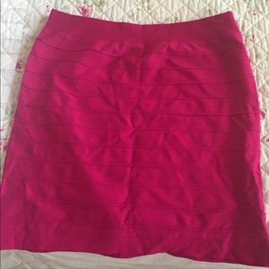 Hot pink mini skirt 💕