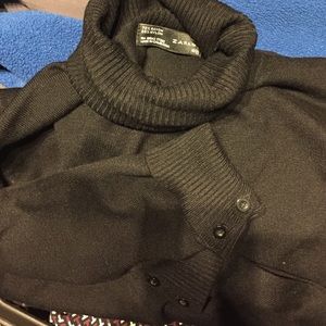 💢hold💢 Black Zara turtleneck sweater