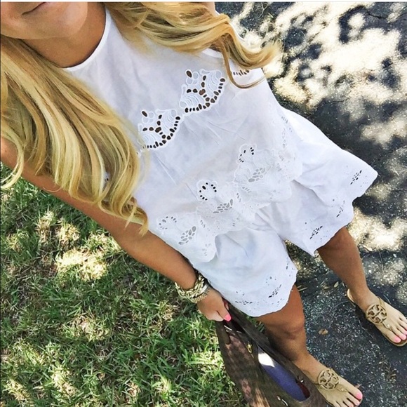 Asos white matching eyelet set- blogger fave!