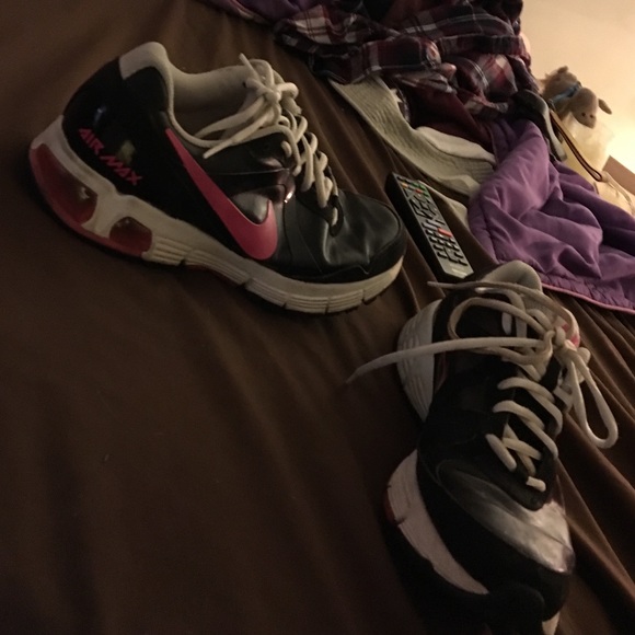 Nike Air Maxes running shoes🙌🏾