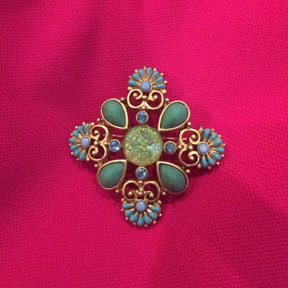 Beautiful vintage brooch