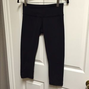 Lululemon Wunder Under Crop Sz 6/8