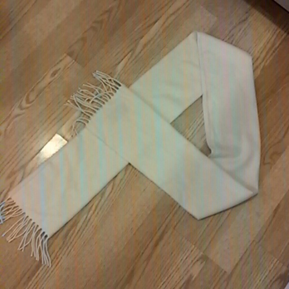 Cashmere touch scarves - Picture 3 of 4