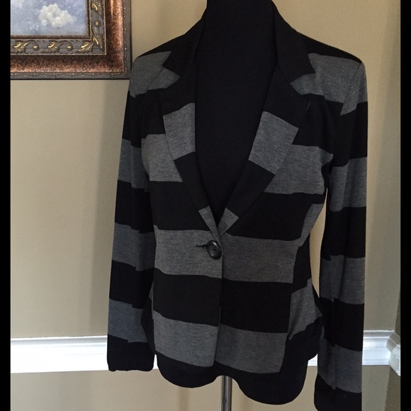 Max & Ruby T-Shirt Blazer
