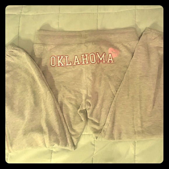 Victoria's Secret PINK OU Cropped Sweatpants