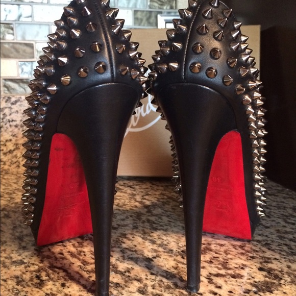 **Sold** Christian Louboutin Alti spikes pump 38 - Picture 4 of 4