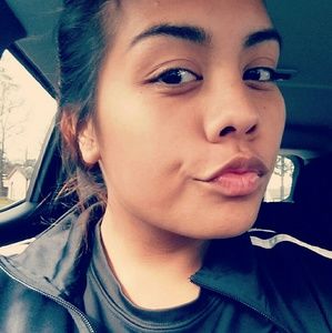 Meet your Posher, Reina