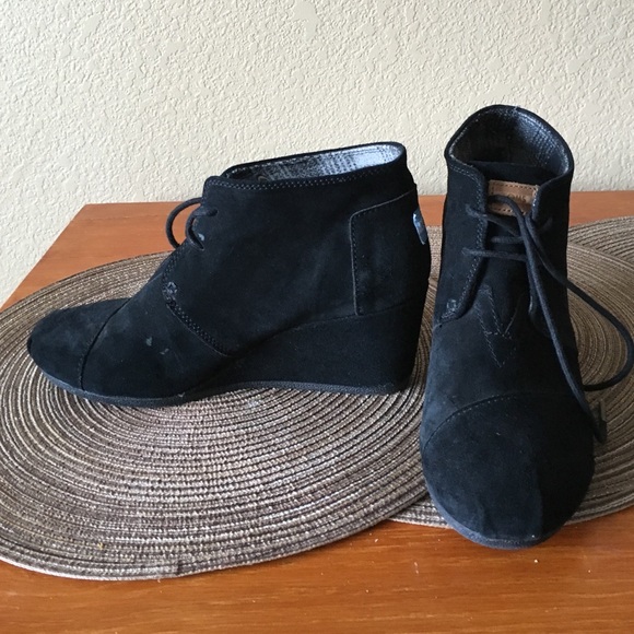 Tom Black Wedge