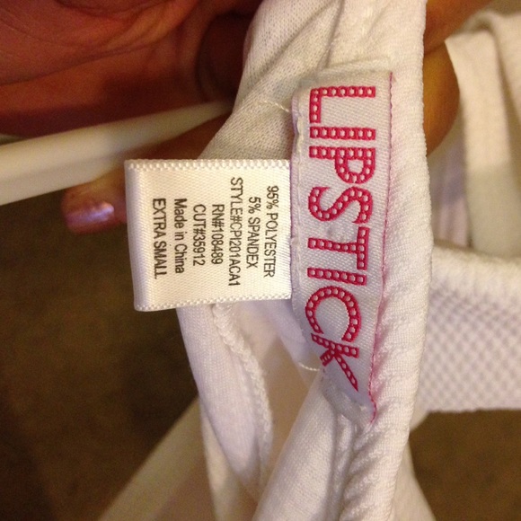 White sleeveless top - Picture 3 of 3