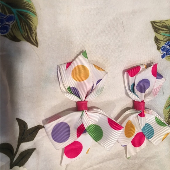 Bundle of 🎀's there are more!!! These are not $12