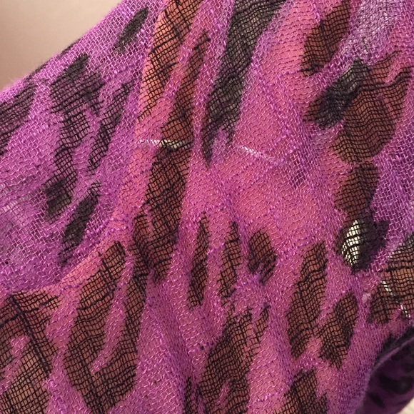 Playful scarf! - Picture 2 of 3