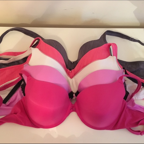 ⚡️PRICE DROP⚡️ Bra's. All for $50