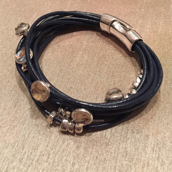 Navy blue beaded bracelet