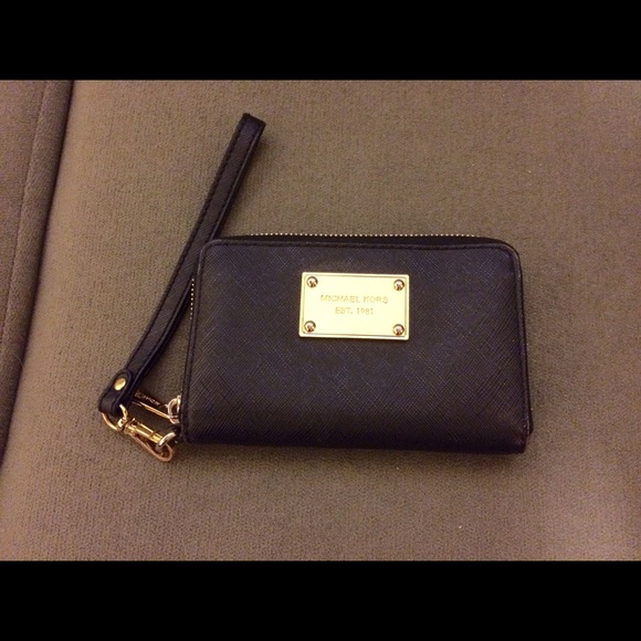 Michael Kors wristlet