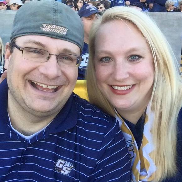 Meet your Posher, Robin