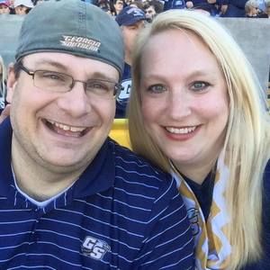 Meet your Posher, Robin