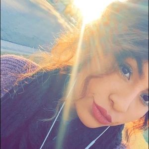 Meet your Posher, Elsy