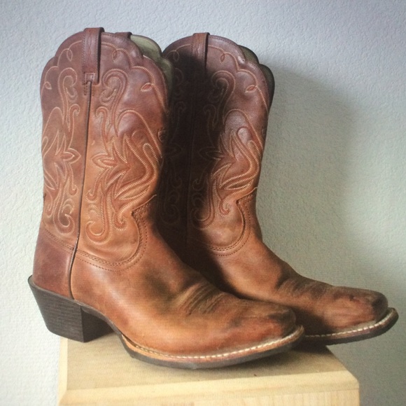 Ariat Cowboy Boots - Picture 1 of 4