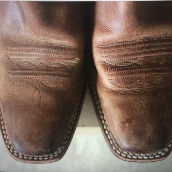 Ariat Cowboy Boots - Picture 2 of 4