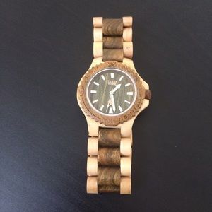 WeWood Organic Walnut Watch from Grammy Gift Bag