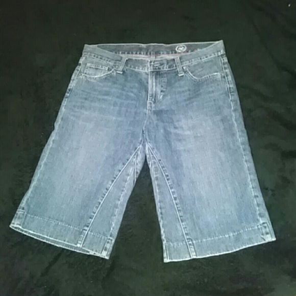 Gap limited edition capris