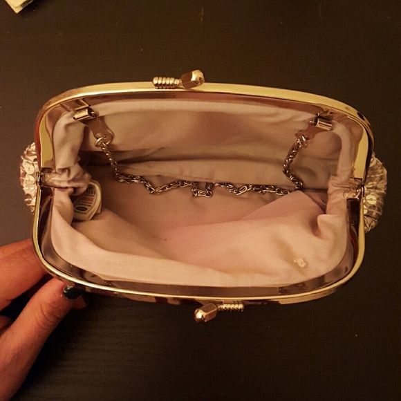 Glitzy Purse that duos into a Classy Clutch - Picture 2 of 3