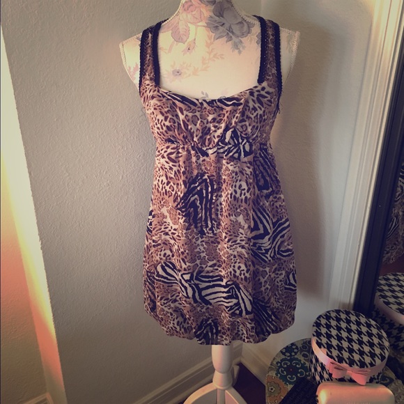 Guess patterned dress.