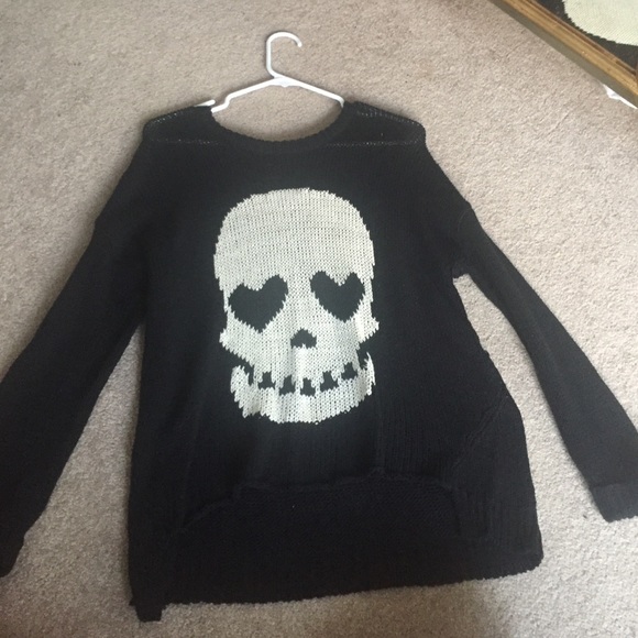 Skull sweater