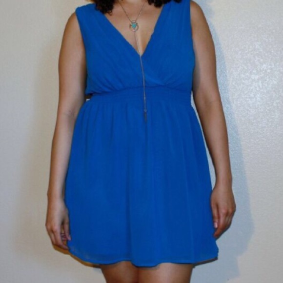 🚫Sold in Bundle🚫Beautiful Blue Flowy Dress - Picture 3 of 4