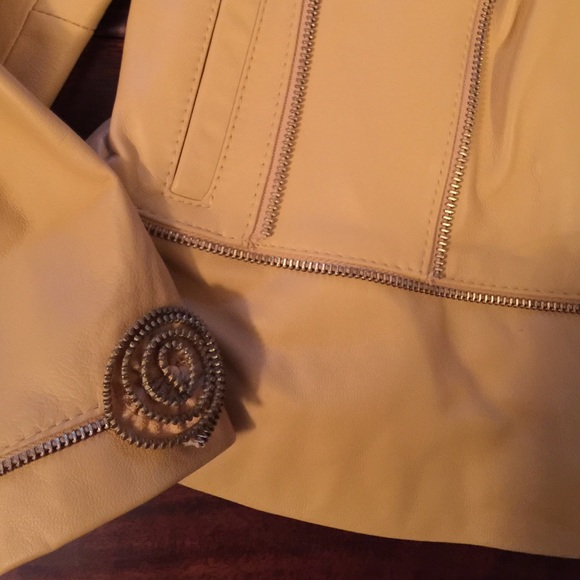 Yellow leather jacket - Picture 3 of 4