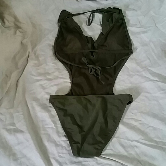 Wetseal Monokini - Picture 2 of 2