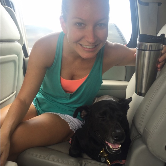 Meet your Posher, Lauren - Picture 2 of 2